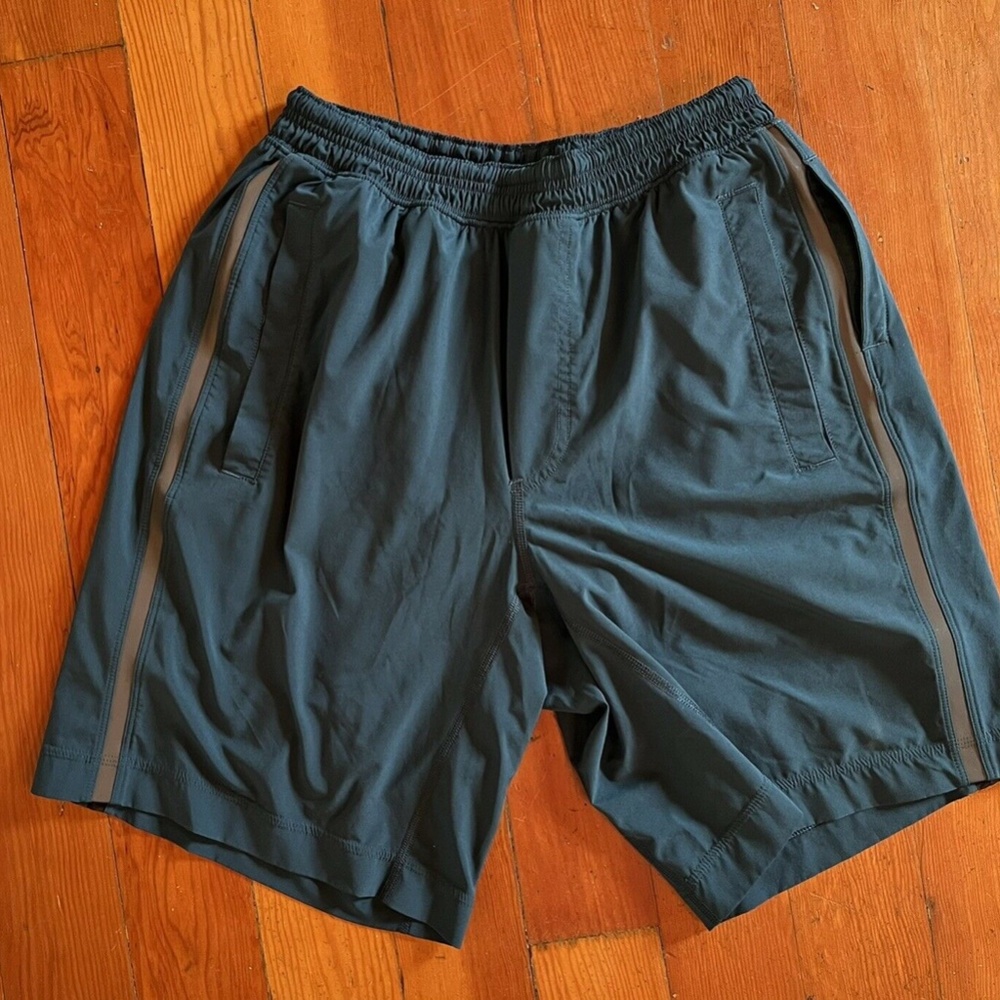 Lululemon Pace Breaker Short *7” *Liner Size M Dark Blue